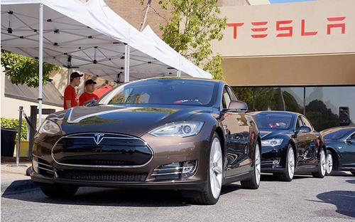 Tesla trở thành nhà sản xuất xe lớn thứ 4 thế giới về vốn hóa - Ảnh: Tesla.<br>
