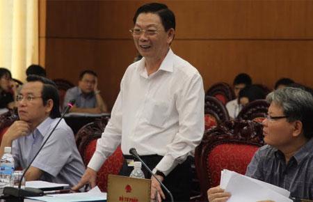 Chủ tịch UBND thành phố Hà Nội Nguyễn Thế Thảo cho biết, giải pháp hạn chế nhập cư nội thành và tăng mức phạt đã được cân nhắc, thảo luận rất nhiều trước khi trình ra Ủy ban Thường vụ Quốc hội - Ảnh: N.H