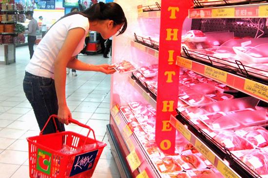 Thịt lợn chiếm quyền số khá cao trong nhóm thực phẩm sẽ tiếp tục giảm giá trong tháng 6.     