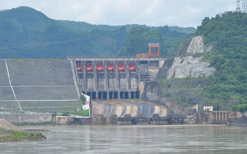 Sau khi hoàn thành việc mở rộng nhà máy, thủy điện Hòa Bình sẽ bằng hoặc
 vượt công suất của Nhà máy thủy điện Sơn La - hiện đang đứng vị trí số 1
 Đông Nam Á về công suất.