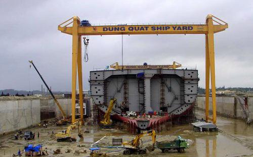 Nhà máy đóng tàu Dung Quất - Một trong số các dự án nghìn tỷ thua lỗ.<br>