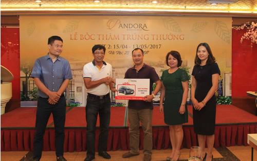 Chủ nhân của căn nhà vườn D10 - Pandora - Công ty TNHH Dược phẩm Việt Quốc đã may mắn trúng 1 xe Mercedes C200.