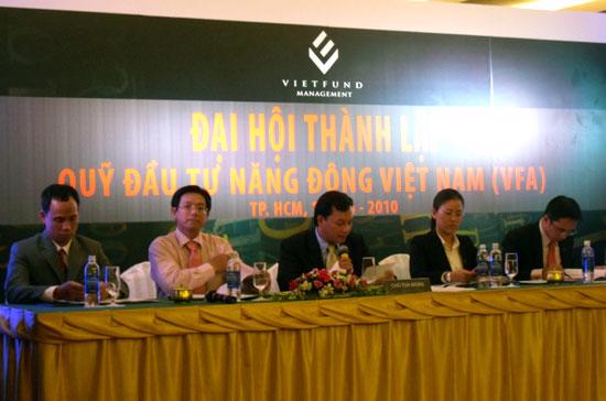 Năm 2010, VFA tập trung đầu tư từ 25 - 30 cổ phiếu có khả năng theo sát mức biến động của VN-Index, HNX-Index.