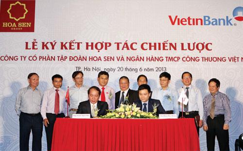 Lễ ký kết giữa Công ty Cổ phần Tập đoàn Hoa Sen và Vietinbank.