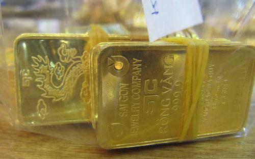 Sau gần 4 tháng thực hiện đấu thầu vàng miếng, Ngân hàng Nhà nước đã tổ 
chức 46 phiên, chào thầu 1.348.000 lượng vàng, tương đương hơn 51,8 tấn 
vàng. Tổng khối lượng trúng thầu qua các phiên đã đạt mức 1.245.400 
lượng vàng, tương đương 47,9 tấn vàng.