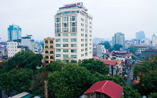 Tòa nhà tại 70 - 72 Bà Triệu (Hà Nội) từng là trụ sở chính của Techcombank từ năm 2006 đến tháng 8/2012.<br>
