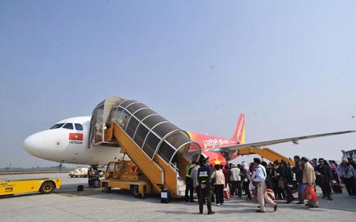 Chuyến bay khởi hành từ Hà Nội lúc 11h15 và đến Tuy Hòa lúc 12h55.