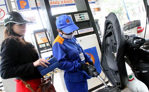 Hiện giá xăng Ron 92 đang ở mức 23.880 đồng/lít, giá dầu diesel (22.310 đồng/lít), dầu hỏa (22.020 đồng/lít).