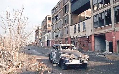 Hình ảnh hoang tàn của Detroit, nơi từng được coi là "kinh đô" của ngành sản xuất xe hơi nước Mỹ.<br>
