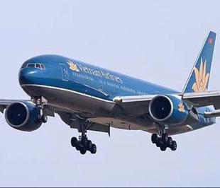 Từ 7h sáng nay (30/9), hãng Hàng không Quốc gia Việt Nam (Vietnam Airlines) đã khôi phục toàn bộ các chuyến bay từ Hà Nội và Tp.HCM tới hai sân bay tại khu vực miền Trung.