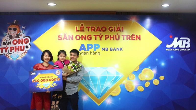 Để tải ứng dụng App Ngân hàng MBBank, người dùng chỉ cần truy cập app, tải ứng dụng hoặc trực tiếp tìm kiếm trên App Store/Google Play.