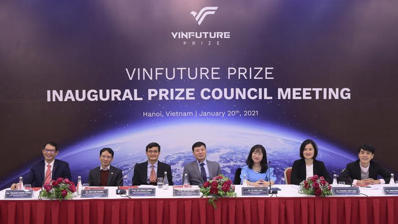 Các thành viên của Hội đồng Giải thưởng, Hội đồng Sơ khảo tại đầu cầu Việt nam trong phiên họp toàn thể thống nhất bộ tiêu chí đề cử.