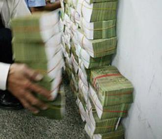 Tập đoàn tư nhân Hòa Phát đã gửi kiến nghị lên Ban trù bị Ngân hàng Hồng Việt xin rút lại 300 tỷ đồng trong số 400 tỷ đồng đã góp - Ảnh có tính chất minh họa.