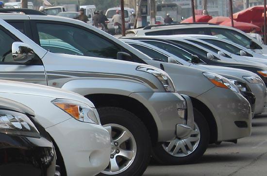 Việc tăng lệ phí trước bạ sẽ có những ảnh hưởng đáng kể lên thị trường ôtô trong nước - Ảnh: Đức Thọ.