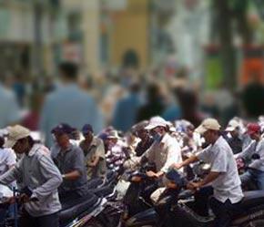 Tính đến năm 2005, dân số Việt Nam đã đạt hơn 82 triệu người - Ảnh: VNN.