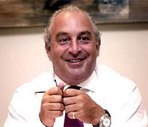 Philip Green là một trong những người có số tài sản lớn nhất thế giới do tạp chí Forbes bình chọn với số tài sản cá nhân ước tính khoảng 7 tỷ USD.