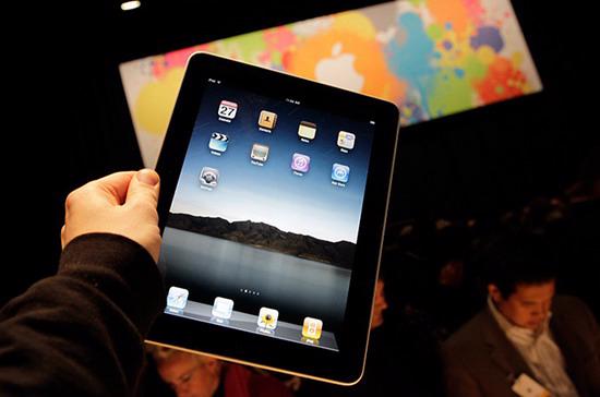 Apple đã bán được 3,3 triệu chiếc iPad trong quý đầu tiên ra mắt.