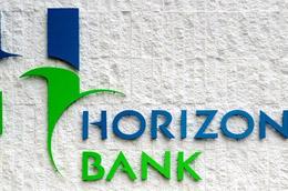 Horizon Bank có tài sản khoảng 1,3 tỷ USD và quản lý 1,1 tỷ USD của khách hàng.