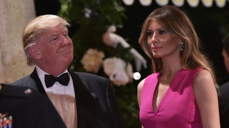 Tổng thống Mỹ Donald Trump và Đệ nhất phu nhân Melania Trump tại một sự kiện ở khu nghỉ dưỡng Mar-a-Lago hồi tháng 2/2017 - Ảnh: Getty Images.
