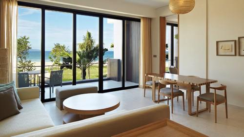 Hyatt Regency Danang Residences – dự án bất động sản nghỉ dưỡng nổi bật 
tại Đà Nẵng giành giải thưởng Biệt thự tốt nhất Việt Nam và Căn hộ tốt 
nhất Việt Nam trong 2 năm 2011 và 2012 – Giải thưởng bất động sản Châu Á
 Thái Bình Dương. Nội thất cao cấp cùng thiết kế tinh tế theo tiêu chuẩn
 5 sao đều hướng ra biển.