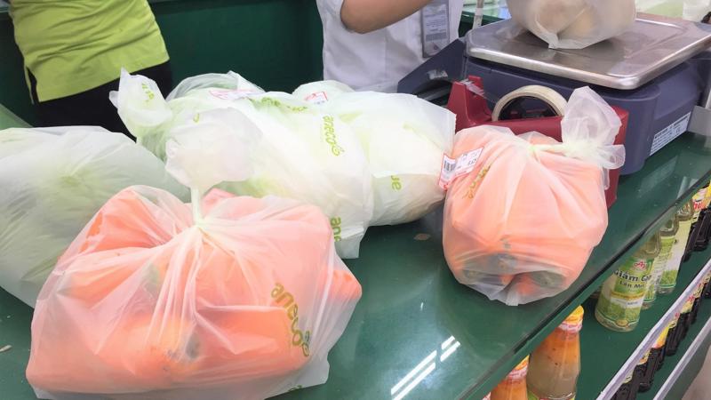 Loại túi được sử dụng trong Chiến dịch Earth Day Compostable là túi AnEco - sản phẩm vi sinh phân hủy hoàn toàn đầu tiên do Việt Nam sản xuất thành công vào cuối năm 2015.
