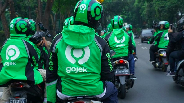 Tại Hà Nội, cước phí dịch vụ GoRide dưới 2km sẽ tăng thêm 1.000 đồng, giá từ 12.000 đồng lên 13.000 đồng, còn Tp.HCM tăng từ 10.000 đồng lên 11.000 đồng.