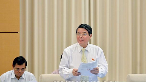Chủ nhiệm Uỷ ban Tài chính - Ngân sách Nguyễn Đức Hải nêu quan điểm của cơ quan thẩm tra.