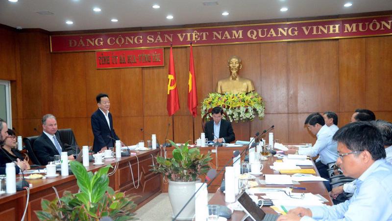 Chủ tịch Hội đồng quản trị kiêm Tổng giám đốc Tập đoàn T&T Group Đỗ Quang Hiển phát biểu tại buổi làm việc.