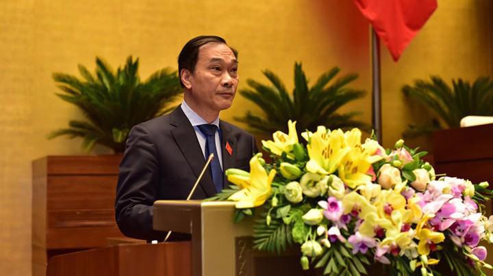 Chủ nhiệm Uỷ ban Kinh tế Vũ Hồng Thanh trình bày báo cáo tiếp thu, giải trình dự án luật.