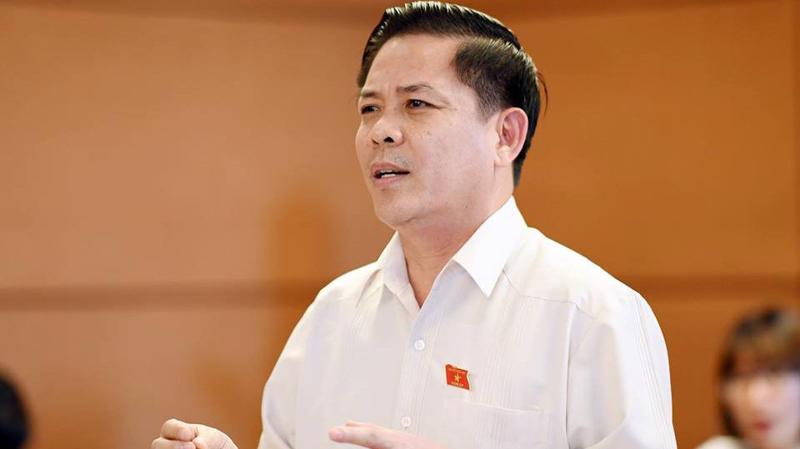 Bộ trưởng Bộ Giao thông vận tải Nguyễn Văn Thể  phát biểu tại tổ.