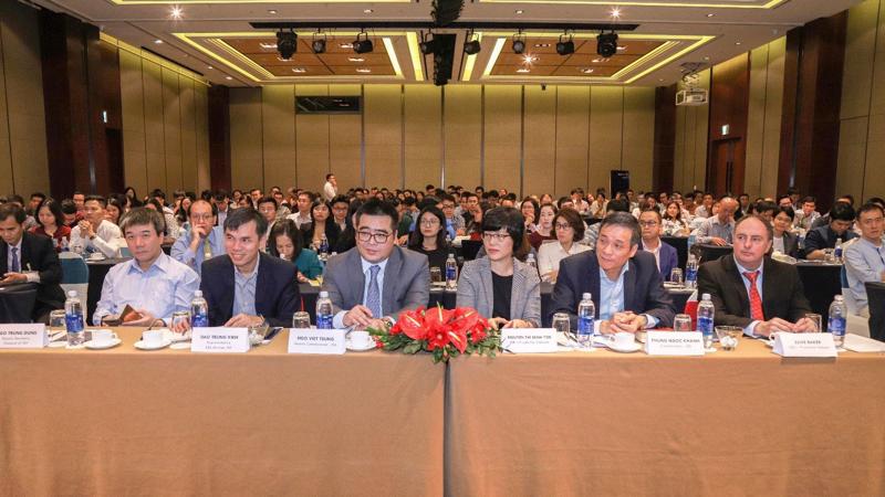 Làn sóng công nghệ 4.0 khiến khán phòng Hội nghị Định phí Việt Nam 2018 tại Tp.HCM được lấp kín hơn 200 chỗ ngồi, so với con số khiêm tốn 15 trong hội nghị lần đầu tiên cách đây hơn chục năm.