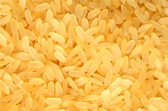 Giá gạo đồ Việt Nam bán ra bình quân cao hơn loại gạo 5% tấm từ 50-60 USD/tấn.