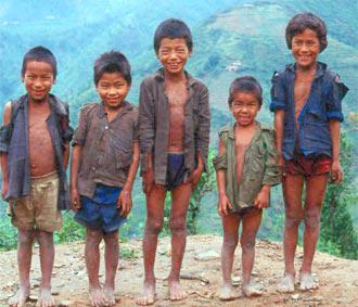 Trẻ em nghèo ở Nepal.