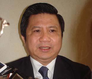 Thống đốc Ngân hàng Nhà nước Nguyễn Văn Giàu trong một lần trả lời báo giới.