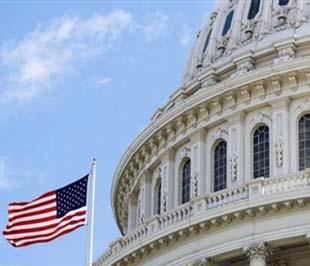 Cờ Mỹ bay trên nóc trụ sở Quốc hội nước này tại Washington - Ảnh: AP.
