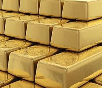 Giá vàng liên tục lên xuống và sự xuất hiện liên tiếp của những thông tin có tác động trái chiều đang khiến giới quan sát liên tục điều chỉnh dự báo giá vàng.