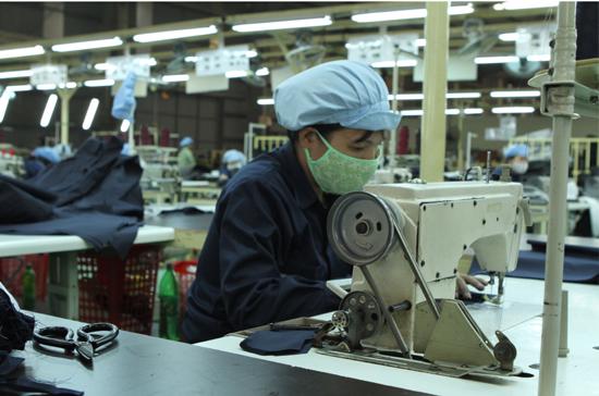 Nhu cầu nhân lực ngành dệt may, da giầy tại Tp.HCM giảm đến 60% trong tháng 7.