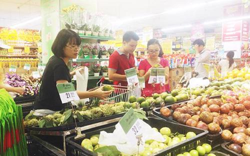 Theo ông Vũ Vinh Phú, Chủ tịch Hiệp hội siêu thị Hà Nội, bước chuyển mình của doanh nghiệp nội địa trong bối cảnh hội nhập là quá chậm chạp. <br>