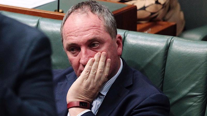 Phó thủ tướng Barnaby Joyce bị cách chức vì mang 2 quốc tịch Australia và New Zealand.