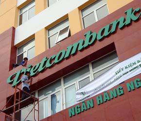 Theo quan điểm cá nhân của Chủ tịch Hội đồng Quản trị Vietcombank, việc trái phiếu chuyển đổi của ngân hàng này có thời điểm lên tới 2,5 lần mệnh giá là không hợp lý - Ảnh: Việt Tuấn.