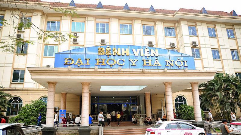 Cơ sở chính của Bệnh viện Đại học Y Hà Nội tại số 1 Tôn Thất Tùng, Đống Đa, Hà Nội. 