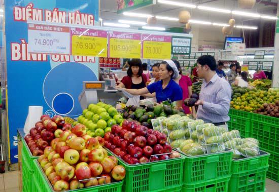 Bộ Tài chính nhấn mạnh, bình ổn thị trường cần kết nối các tổ chức tín 
dụng với doanh nghiệp tham gia chương trình, gắn kết với đẩy mạnh thực 
hiện cuộc vận động “Người Việt Nam ưu tiên dùng hàng Việt Nam”.