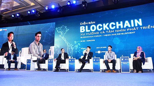 Theo các chuyên gia, Blockchain có 6 lợi ích, trong đó bao gồm tính minh bạch, tính chân thực, giúp tiết kiệm chi phí...