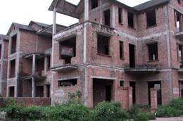 Số biệt thự bỏ hoang tại Hà Nội chiếm gần 35% số biệt thự toàn thành phố.