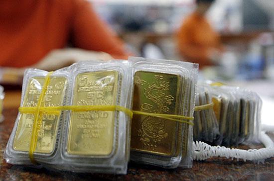 So với giá vàng thế giới quy đổi, giá vàng trong nước đang cao hơn khoảng 400.000 đồng/lượng.