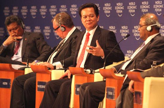 Thủ tướng Nguyễn Tấn Dũng tại WEF Đông Á - Ảnh: Thiên Chương.