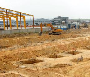 Việc tạo quỹ đất sạch có vai trò quan trọng trong kế hoạch và quy hoạch phát triển tổng thể đô thị hiện đại của thành phố Hà Nội - Ảnh: Việt Tuấn.