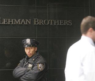Hiện vẫn có một số tổ chức muốn mua lại Lehman, trong đó có nhiều quỹ cổ phần tư nhân và ngân hàng Bank of America.