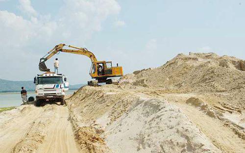 Bộ Xây dựng cho biết, từ năm 2016 đến nay có hơn 10 doanh nghiệp được Bộ cấp phép xuất khẩu cát nhiễm mặn sang Singapore.