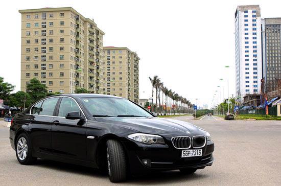 Do mới có mặt tại thị trường nên BMW 528i chưa nằm trong diện giảm giá - Ảnh: Bobi.